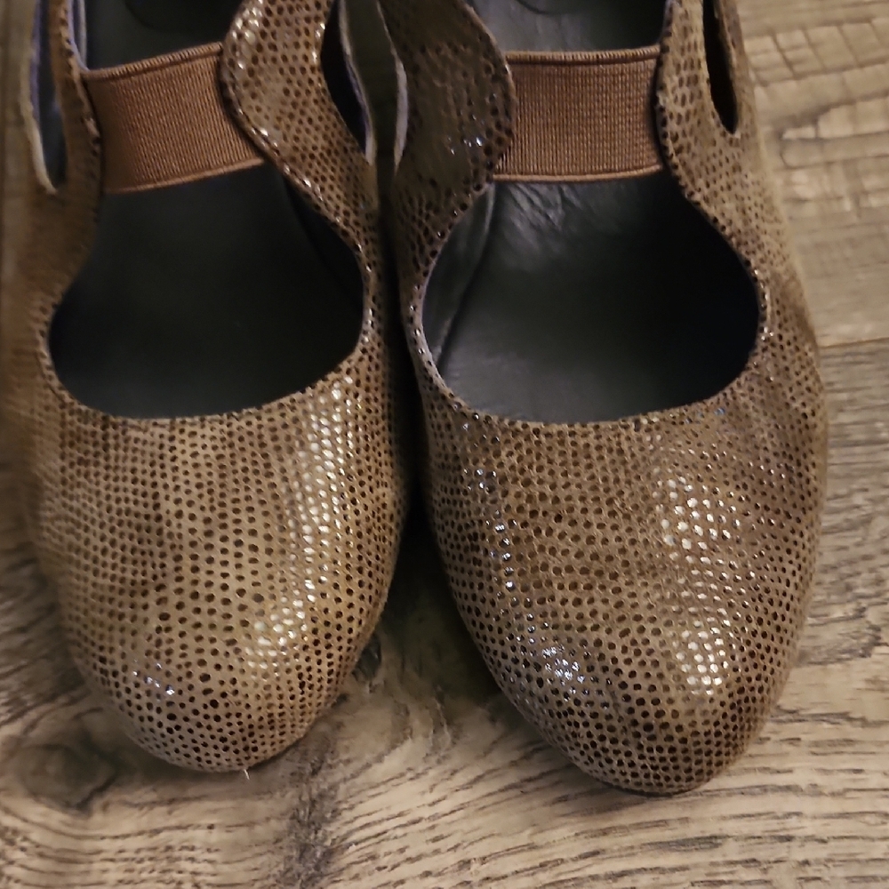 Vaneli Brown Heels Elegant Design‎ - Picture 8 of 9